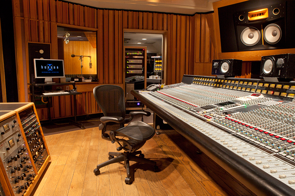 Studio Mix Control Room Image 1